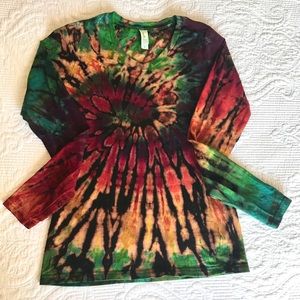 Stunning tie-dye long-sleeved shirt!